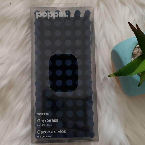 Popping Navy Blue Softie Grip Grass - Picture 1 of 3